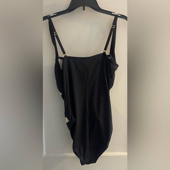 La Blanca Ivory Black Striped One Piece Bathing Swim Suit Sz 10 - Picture 2 of 5